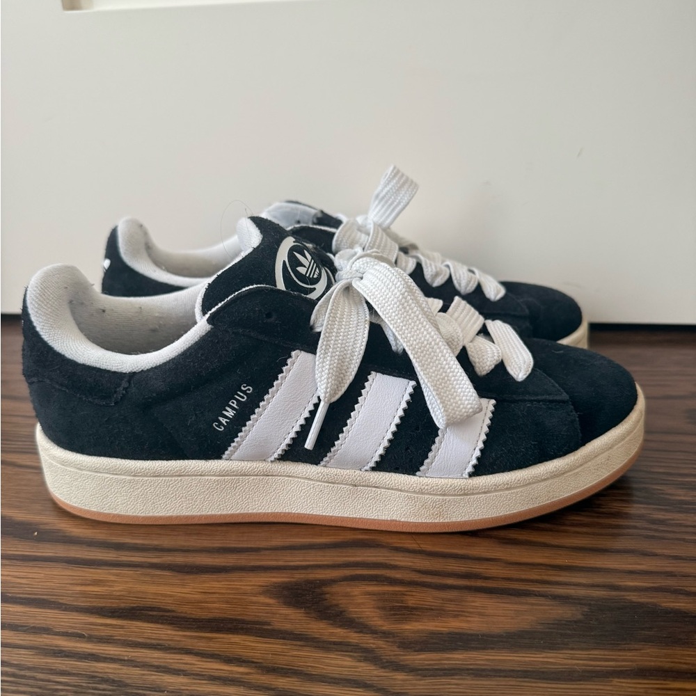 Adidas Classic Black and White Trainers - Picture 3 of 6